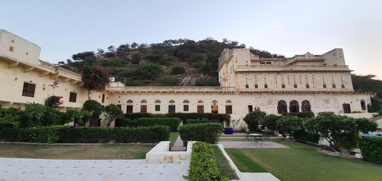Castle Kalwar Pachar Exterior photo
